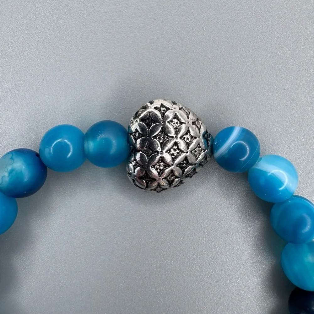HAND CRAFTED Blue Agate Stretch Bracelet 6.5” Beaded Gemstone Silver Heart NWT